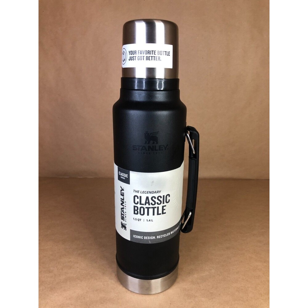 Stanley The Legendary Vacuum Insulated Classic Bottle 1.5 qt / 1.4L